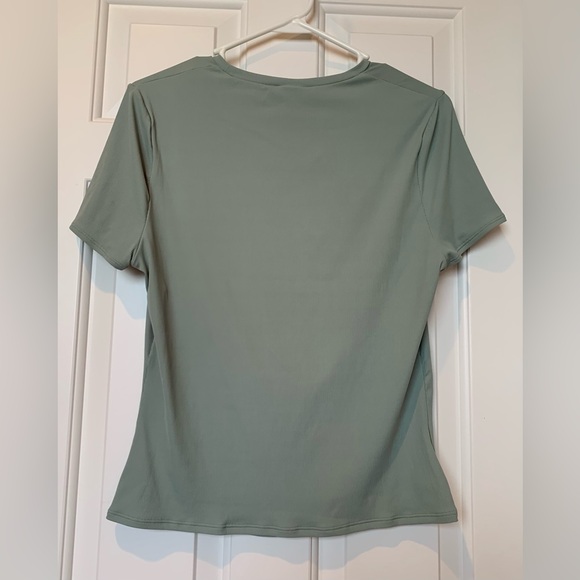 Gymshark keyhole cutout women’s shirt size XL Sage Green ribbed cap slee… - Picture 5 of 9